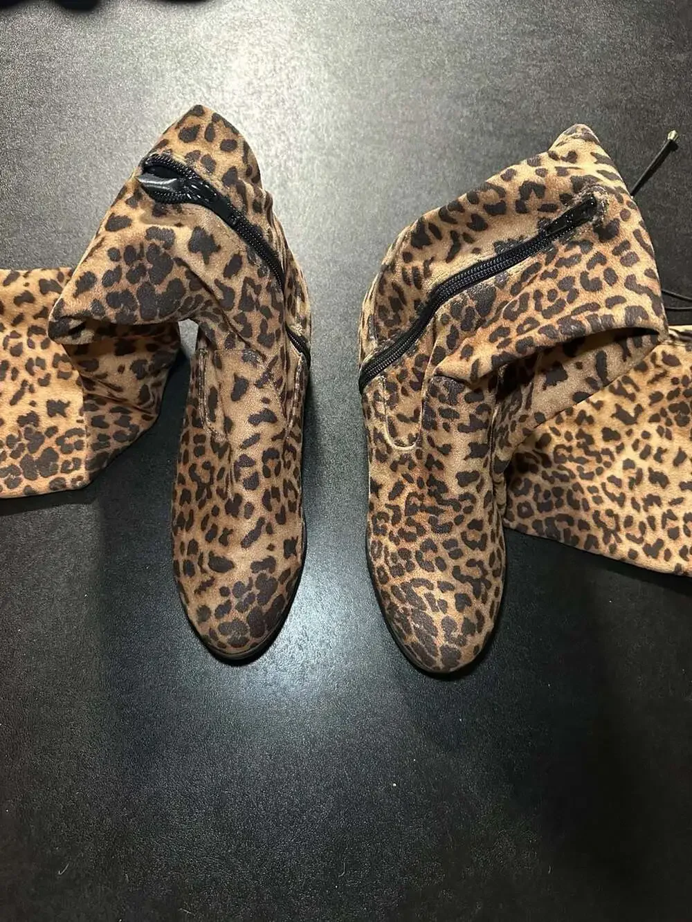 Buckle leopard print